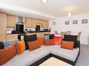 TV - 2 bedroom accommodation in York (York)
