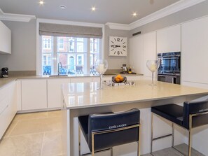 Dishwasher - The Presidential Suite (York)