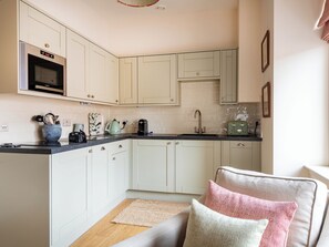 Dishwasher - 2 bedroom accommodation in Inverness (Inverness)