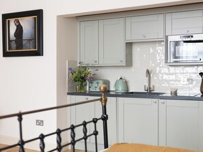 Interior - Running Hare - UK7558 (Inverness)