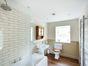 Towels - 3 bedroom accommodation in Forfar (Forfar)