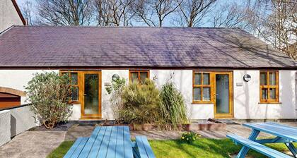 2 bedroom accommodation in Penmaenmawr, near Conwy