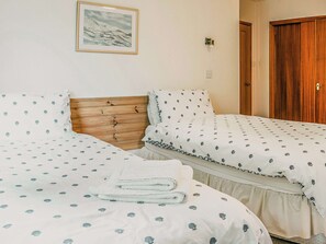 3 bedrooms, free WiFi - We love this hidden little secret. (Moffat)