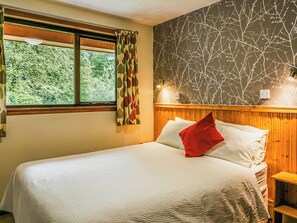 3 bedrooms, free WiFi - Lodge Three - UK7614 (Moffat)