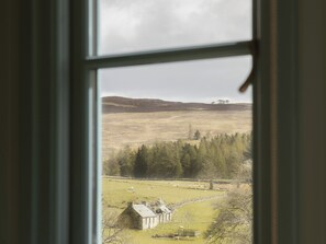 Interior - Curlew Shepherds Hut - UK7628 (Pitlochry)