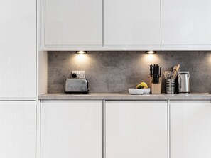 Lave-vaisselle, chaise haute