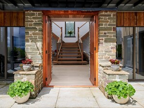 Interior - 5 bedroom accommodation in Drumnadrochit (Drumnadrochit)