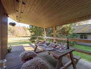 Outdoor dining - 3 bedroom accommodation in Glassel, near Banchory (Glassel, near Banchory)