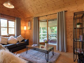 TV - 3 bedroom accommodation in Glassel, near Banchory (Glassel, near Banchory)