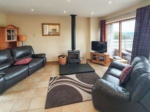 TV, fireplace - The Stables - UK7791 (Lumphanan, near Banchory)