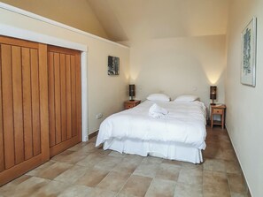 3 bedrooms, free WiFi - 3 bedroom accommodation in Lumphanan, near Banchory (Lumphanan, near Banchory)