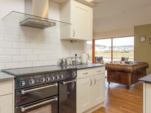 Dishwasher, high chair - 4 bedroom accommodation in Banchory (Banchory)