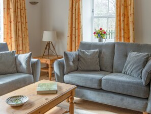 TV - 2 bedroom accommodation in Banchory (Banchory)