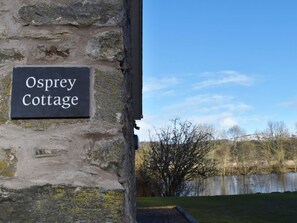 Property grounds - 1 bedroom accommodation in By Dunkeld, Pitlochry (By Dunkeld, Pitlochry)