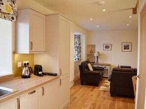Interior - 1 bedroom accommodation in By Dunkeld, Pitlochry (By Dunkeld, Pitlochry)