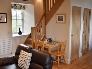 TV, fireplace - 1 bedroom accommodation in By Dunkeld, Pitlochry (By Dunkeld, Pitlochry)