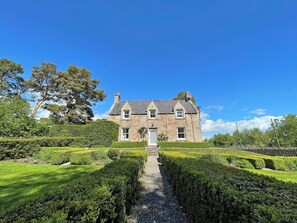 Exterior - Balloan Cottage-UK7382 (Dornoch)