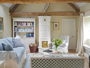 TV, fireplace - 3 bedroom accommodation in Bruern, near Chipping Norton (Bruern, near Chipping Norton)