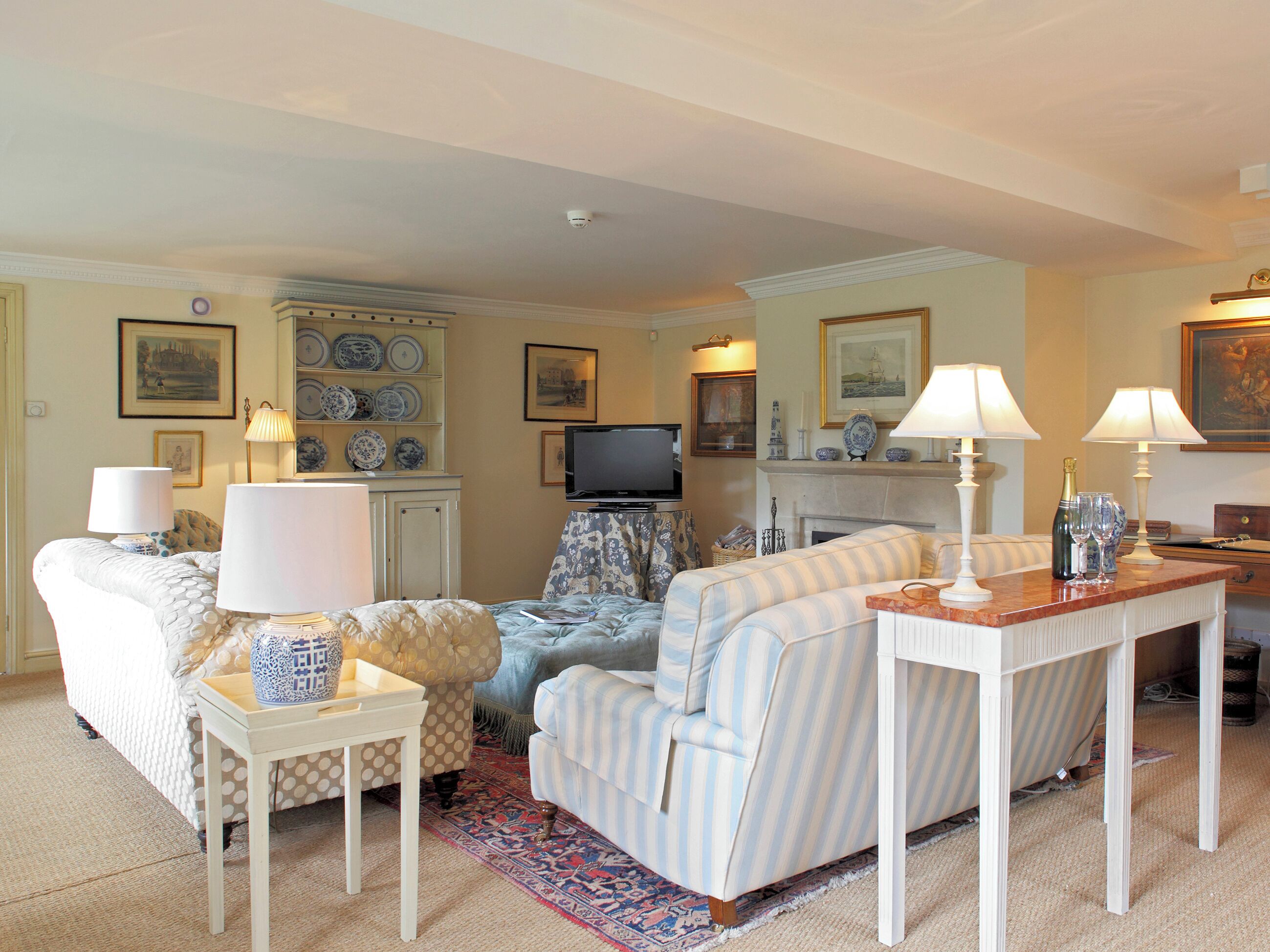 3 Bedroom Accommodation In Bruern, Near Chipping Norton - Chipping Norton