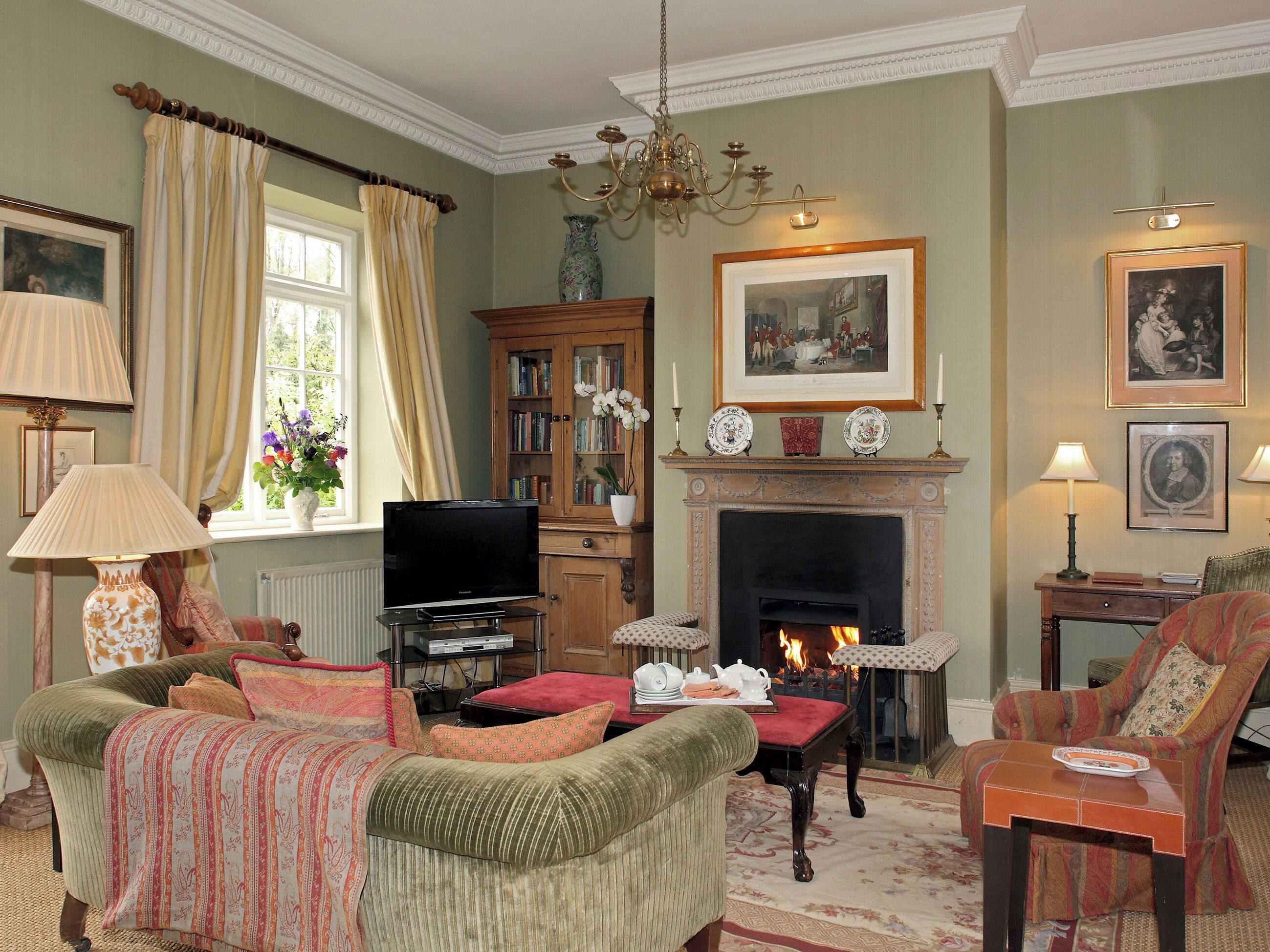 This Truly Unique Property Will Appeal To Guests Looking For A Touch Of Luxury. - Burford