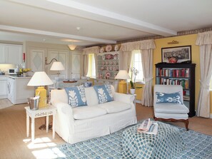 TV - Cheltenham - UKC1155 (Bruern, near Chipping Norton)