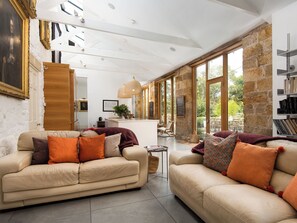 Lobby - 4 bedroom accommodation in Longframlington, near Rothbury (Longframlington, near Rothbury)