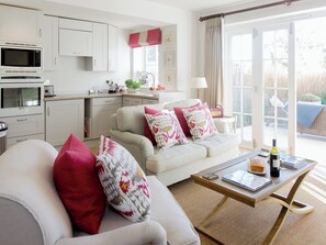TV, fireplace - 1 bedroom accommodation in Thorpeness, near Aldeburgh (Thorpeness, near Aldeburgh)
