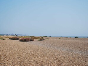 Beach - 3 bedroom accommodation in Aldeburgh, near Saxmundham (Aldeburgh, near Saxmundham)