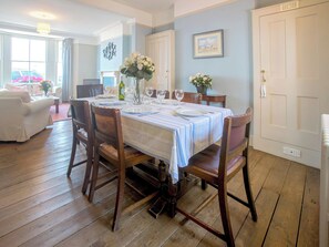 Dining - 4 bedroom accommodation in Aldeburgh (Aldeburgh)