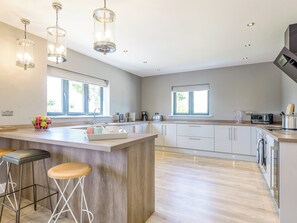 Dishwasher, high chair - 5 bedroom accommodation in Dunholme, near Lincoln (Dunholme, near Lincoln)
