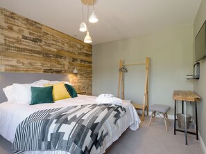 5 bedrooms, free WiFi - 5 bedroom accommodation in Dunholme, near Lincoln (Dunholme, near Lincoln)