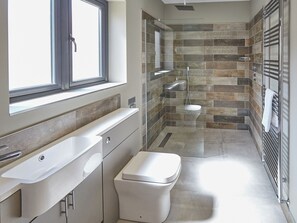 Towels - 5 bedroom accommodation in Dunholme, near Lincoln (Dunholme, near Lincoln)