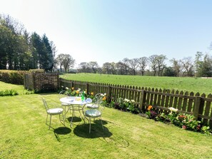 Outdoor dining - 2 bedroom accommodation in Longframlington, near Rothbury (Longframlington, near Rothbury)