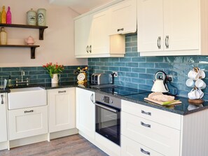 Dishwasher - 3 bedroom accommodation in Seahouses (Seahouses)