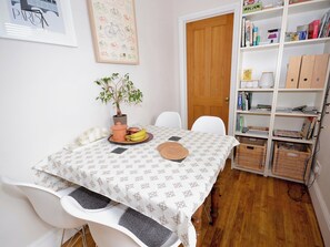Dining - 2 bedroom accommodation in Ryde (Ryde)