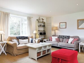 TV - 3 bedroom accommodation in Yarmouth (Yarmouth)