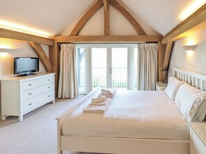 4 bedrooms, free WiFi - 4 bedroom accommodation in Bembridge (Bembridge)