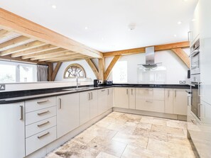 Dishwasher - 4 bedroom accommodation in Bembridge (Bembridge)