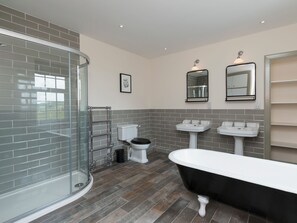 Towels - 5 bedroom accommodation in Parton, near Castle Douglas (Parton, near Castle Douglas)