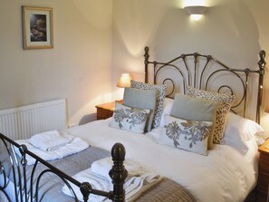 2 bedrooms, free WiFi - 2 bedroom accommodation in Pelynt, near Looe (Pelynt, near Looe)