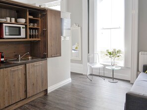 Interior - Room Apart 2-UKC2335 (Plymouth)