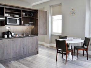 Dining - Room Apart 1A-UKC2336 (Plymouth)