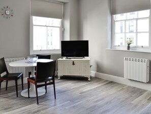 Dining - Room Apart 1A-UKC2336 (Plymouth)