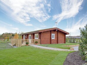 Exterior - 3 bedroom accommodation in Brayton, Selby (Brayton, Selby)