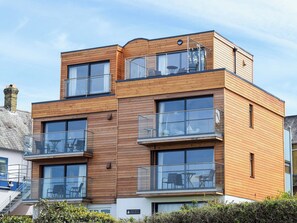 Exterior - 1 bedroom accommodation in Cowes (Cowes)