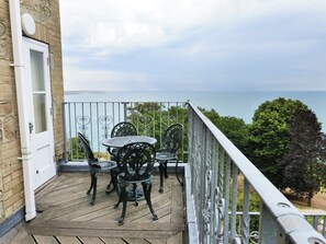 Outdoor dining - 2 bedroom accommodation in Luccombe, near Shanklin (Luccombe, near Shanklin)