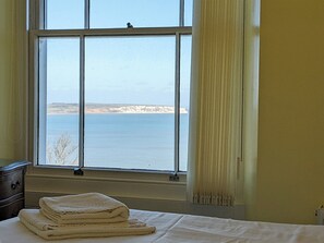2 bedrooms, free WiFi - 2 bedroom accommodation in Luccombe, near Shanklin (Luccombe, near Shanklin)