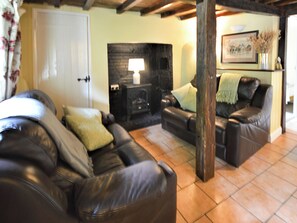 TV - 3 bedroom accommodation in Arreton (Arreton)