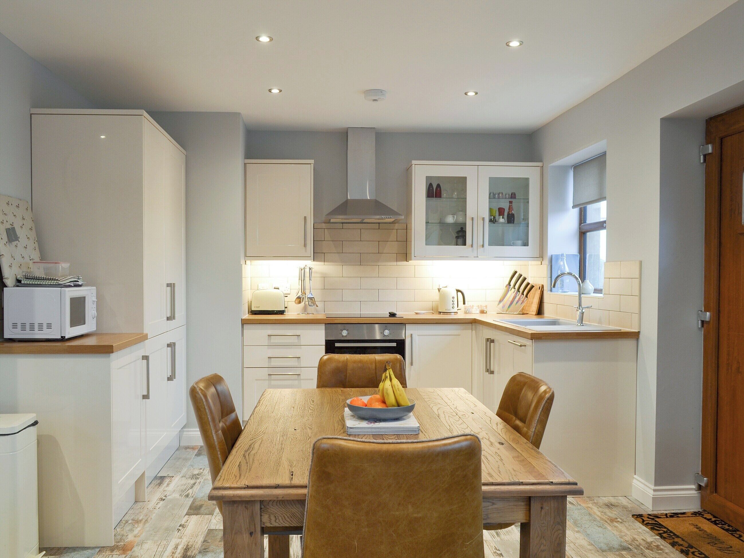 Dishwasher, high chair