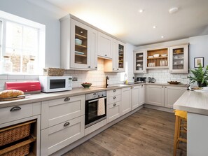 Dishwasher, high chair - Mullins House - UKC2971 (Longframlington, near Rothbury)